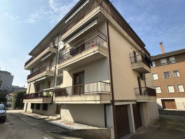 Appartamento QUADRILOCALE in affitto a Padova Pd