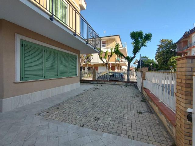Appartamento QUADRILOCALE in affitto a Porto San Giorgio Fm