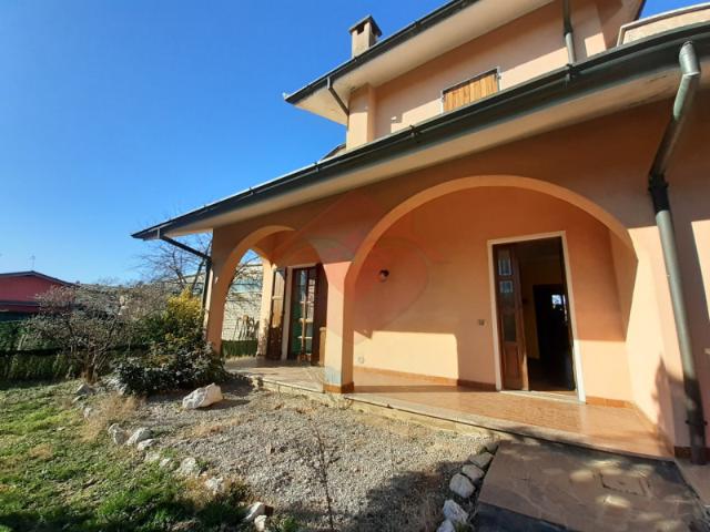 Appartamento QUADRILOCALE in affitto a Pozzo d'Adda Mi