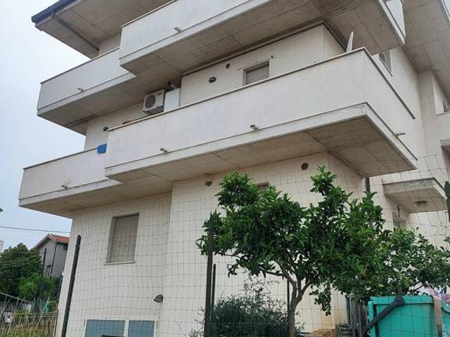 Appartamento QUADRILOCALE in affitto a Santa teresa Pe