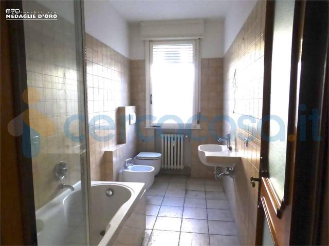 Appartamento Quadrilocale in affitto in Ad.ze Piazzale Risorgimento, Modena