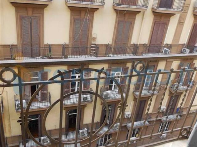 Appartamento Quadrilocale in affitto in Via Dei Cimbri 23, Napoli