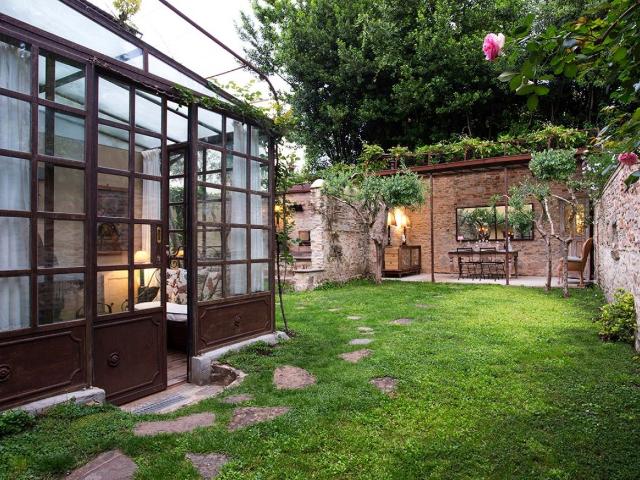 Appartamento Ronco S/4 in zona Santo Spirito con 3 camere