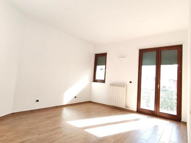 Appartamento rifinito con veranda e ascensore