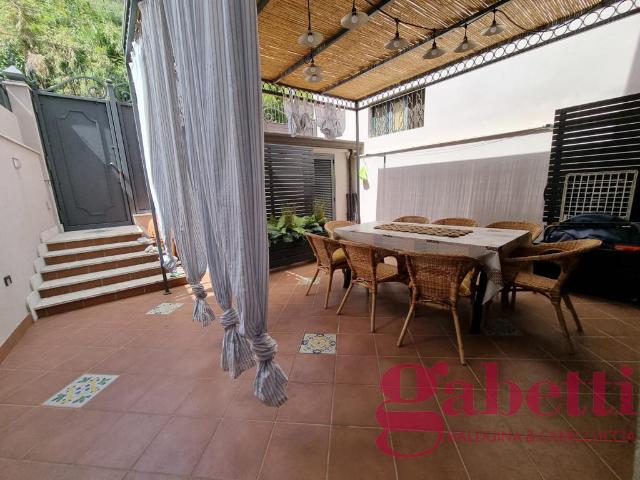 Appartamento ristrutturato a Giardini Naxos