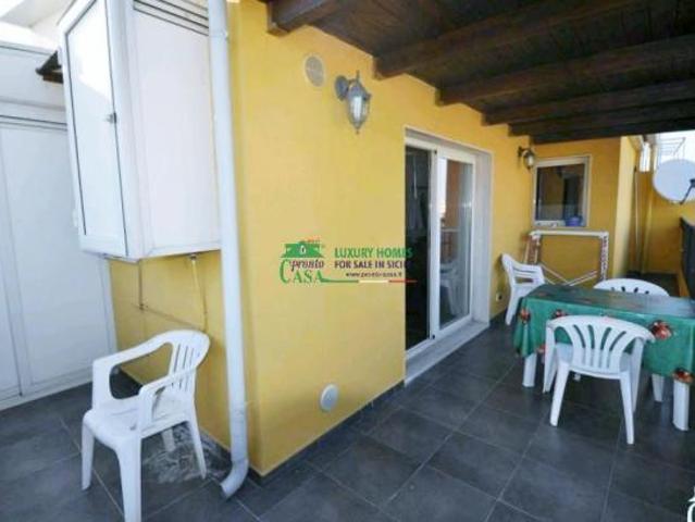 Rif. 5726 Appartamento, ristrutturato, con terrazzino