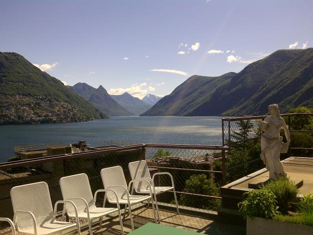 Appartamento ristrutturato con vista lago a Paradiso