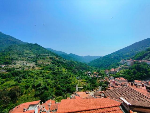 Appartamento ristrutturato con vista panoramica – 80 mq, zero spese condominiali