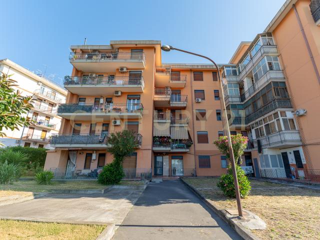 Appartamento ristrutturato in via carrubella 155, Gravina di Catania