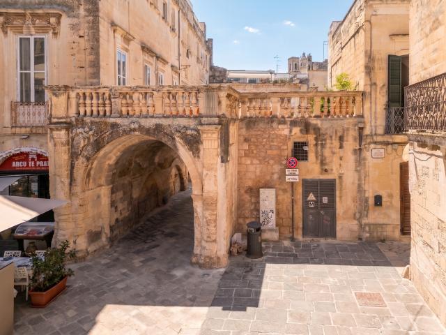 Appartamento ristrutturato in piazzetta arco di prato 18, Lecce