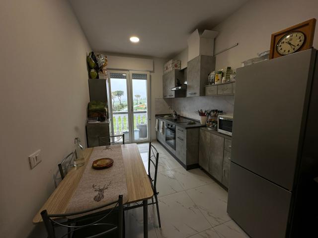 Appartamento trilocale moderno con vista panoramica in affitto a Elice
