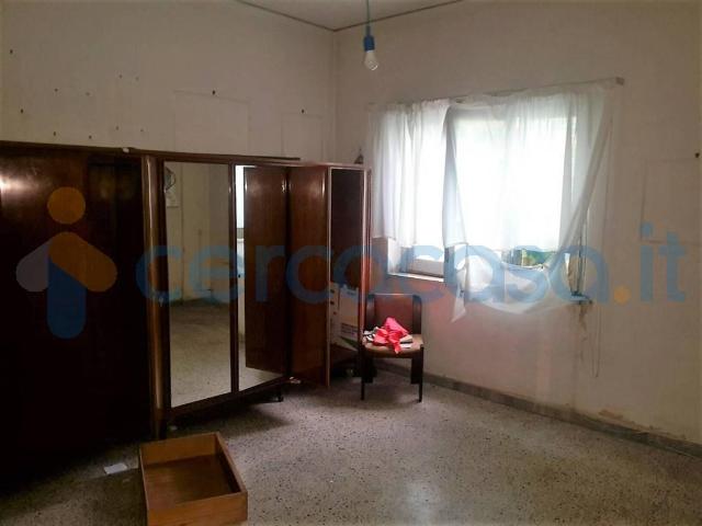 Appartamento Trilocale da ristrutturare, in affitto in Via Giuseppe Testa, Napoli