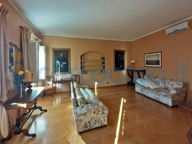Appartamento Trilocale in ottime condizioni in affitto a Firenze