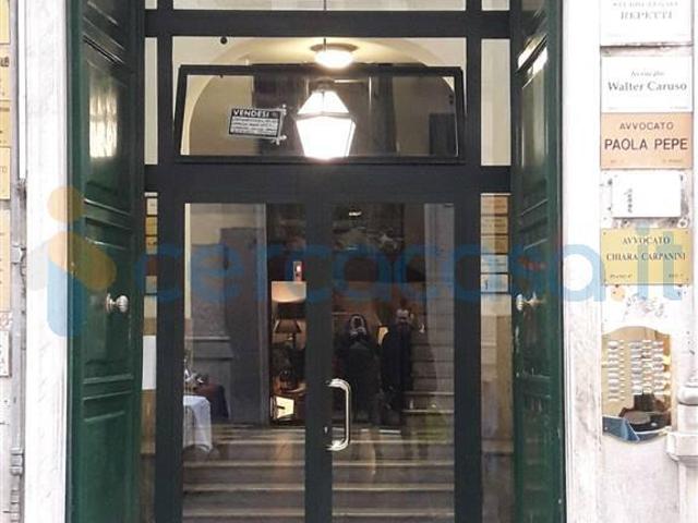 Appartamento Trilocale in ottime condizioni in affitto a Genova