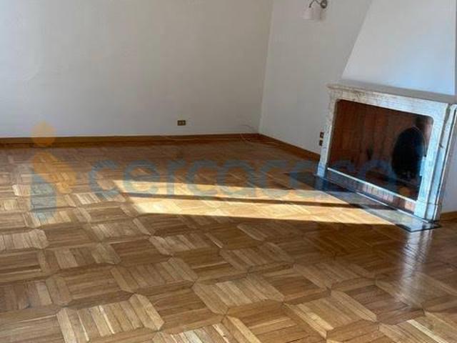 Appartamento Trilocale in ottime condizioni, in affitto in Costa San Giorgio, Firenze