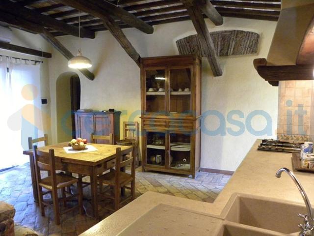 Appartamento Trilocale in ottime condizioni, in affitto in Piazza Immacolata 21, Cerveteri