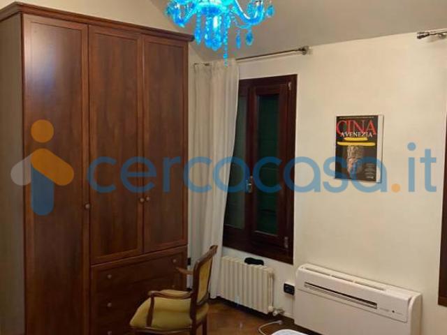 Appartamento Trilocale in ottime condizioni, in affitto in Riva Del Vin, Venezia