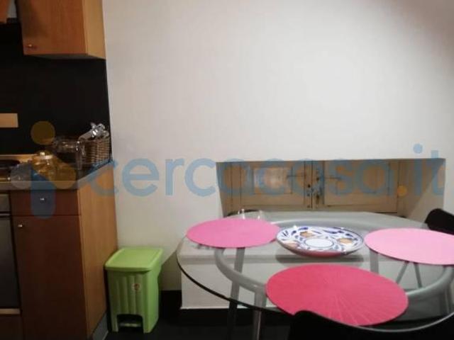Appartamento Trilocale in ottime condizioni, in affitto in Via Antonino Di Sangiuliano, Catania