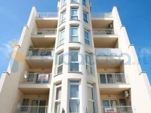 Appartamento Trilocale in ottime condizioni, in affitto in Via Bafile 10, Jesolo
