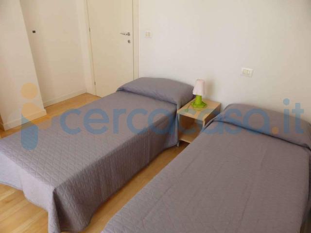 Appartamento Trilocale in ottime condizioni, in affitto in Via Bafile 10, Jesolo