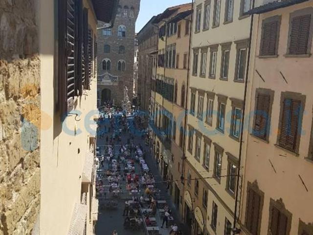 Appartamento Trilocale in ottime condizioni, in affitto in Via Calimaruzza 1, Firenze
