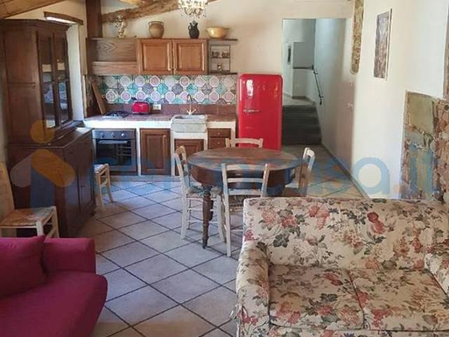 Appartamento Trilocale in ottime condizioni, in affitto in Via Calimaruzza 1, Firenze