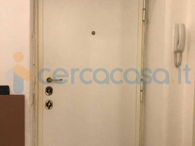 Appartamento Trilocale in ottime condizioni, in affitto in Via Carlo Goldoni, Milano