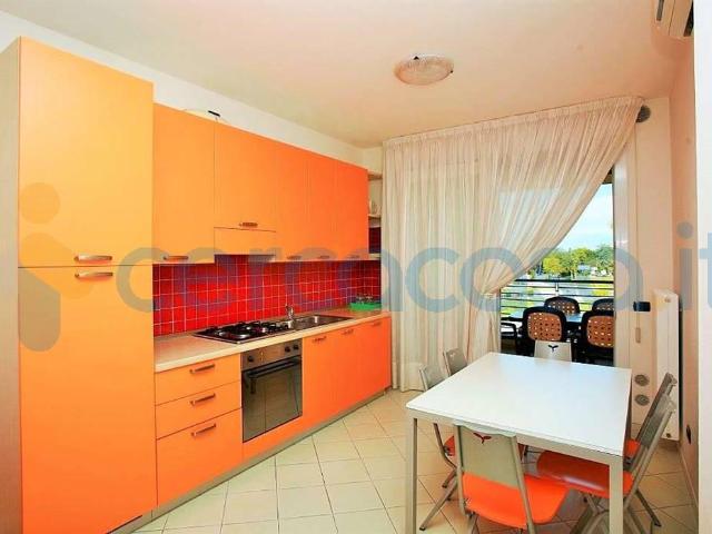 Appartamento Trilocale in ottime condizioni, in affitto in Via Giovanni Comisso 1, Jesolo