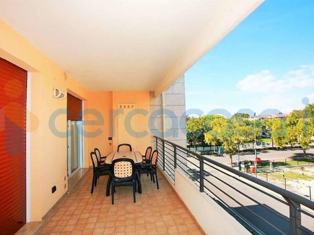 Appartamento Trilocale in ottime condizioni, in affitto in Via Giovanni Comisso 1, Jesolo
