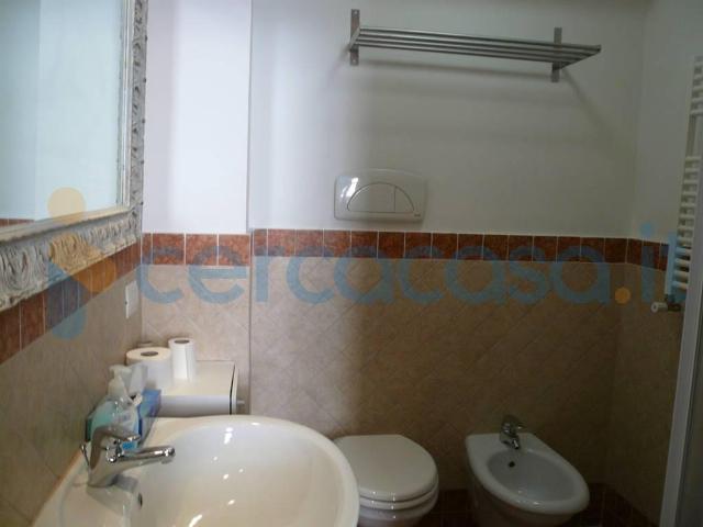 Appartamento Trilocale in ottime condizioni, in affitto in Via Luciano Manara 25, Roma