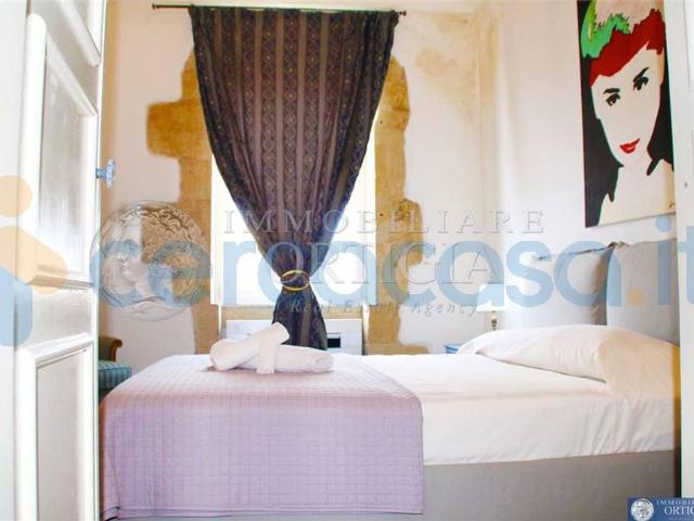 Appartamento Trilocale in ottime condizioni, in affitto in Via Pompeo Picherali, Siracusa