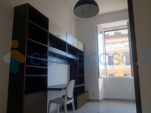 Appartamento Trilocale in ottime condizioni, in affitto in Via Principe Eugenio, Roma
