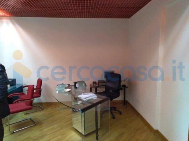 Appartamento Trilocale in ottime condizioni, in affitto in Via Roma 133, Caserta