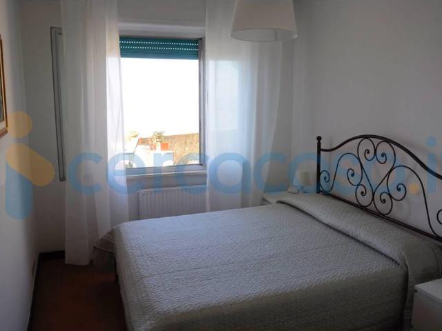 Appartamento Trilocale in ottime condizioni, in affitto in Via Sant'andrea Di Rovereto 5, Chiavari