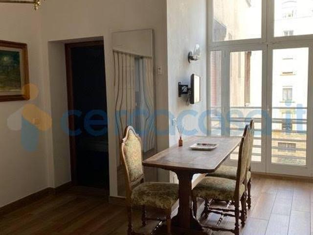 Appartamento Trilocale in ottime condizioni, in affitto in Via Solferino, Firenze