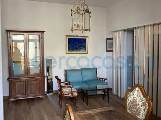 Appartamento Trilocale in ottime condizioni, in affitto in Via Solferino, Firenze