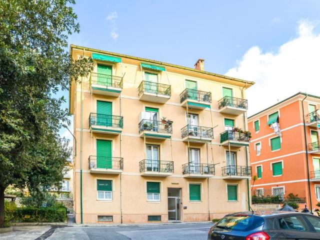 Appartamento TRILOCALE in affitto a Finale Ligure Sv