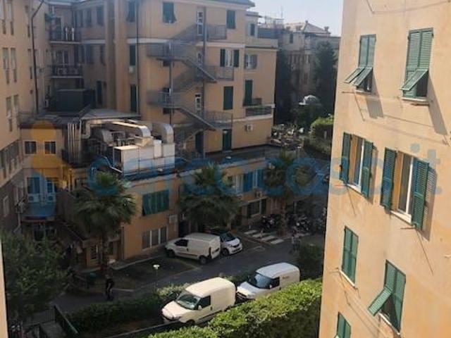 Appartamento Trilocale in affitto a Genova