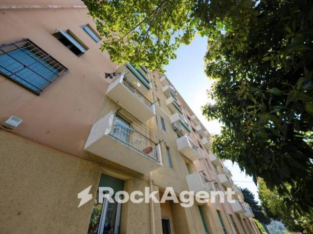 Appartamento TRILOCALE in affitto a Genova Ge
