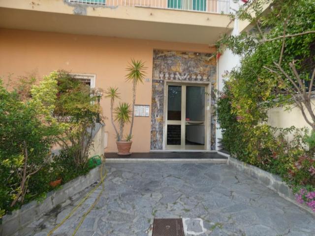 Appartamento TRILOCALE in affitto a Genova Ge