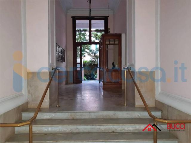 Appartamento Trilocale in affitto a Napoli