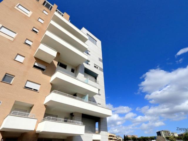 Appartamento TRILOCALE in affitto a Roma Rm