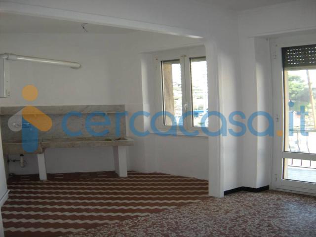 Appartamento Trilocale in affitto in Via Borgoratti 19, Genova