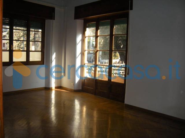 Appartamento Trilocale in affitto in Via De Gaspari, Genova