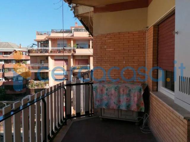 Appartamento Trilocale in affitto in Via Delle Gondole, Roma