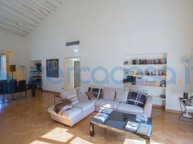 Appartamento Trilocale in affitto in Via Dell'incoronazione 1, Palermo