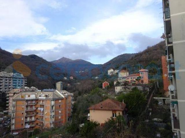 Appartamento Trilocale in affitto in Via Fidenza, Genova