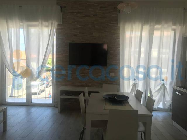 Appartamento Trilocale in affitto in Via Foscolo 20, Camaiore