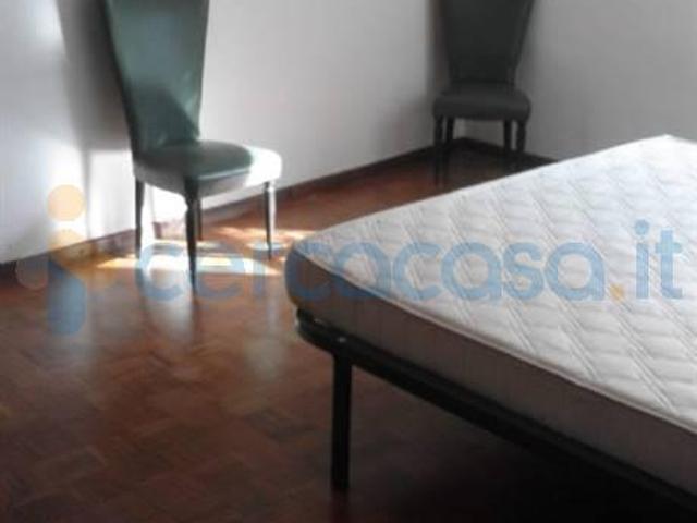 Appartamento Trilocale in affitto in Via Giarelli, Piacenza