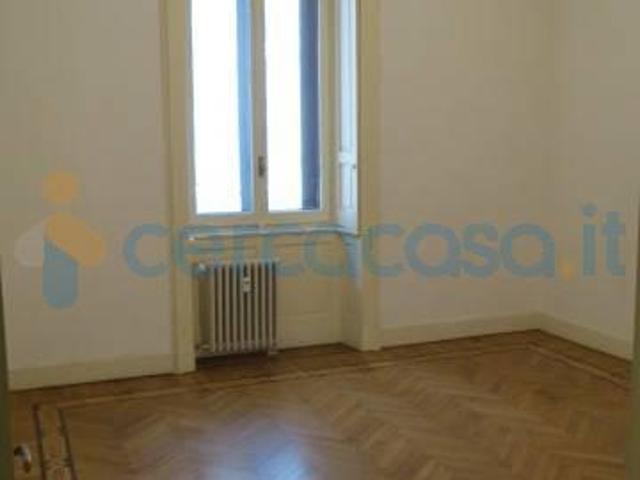 Appartamento Trilocale in affitto in Viale Premuda, Milano